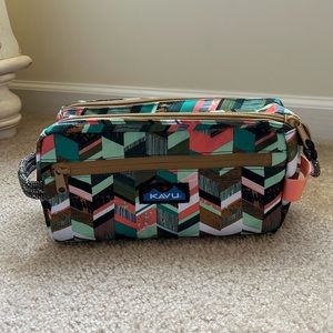 KAVU Grizzly Kit Accessory Bag Padded Lightweight Travel Case